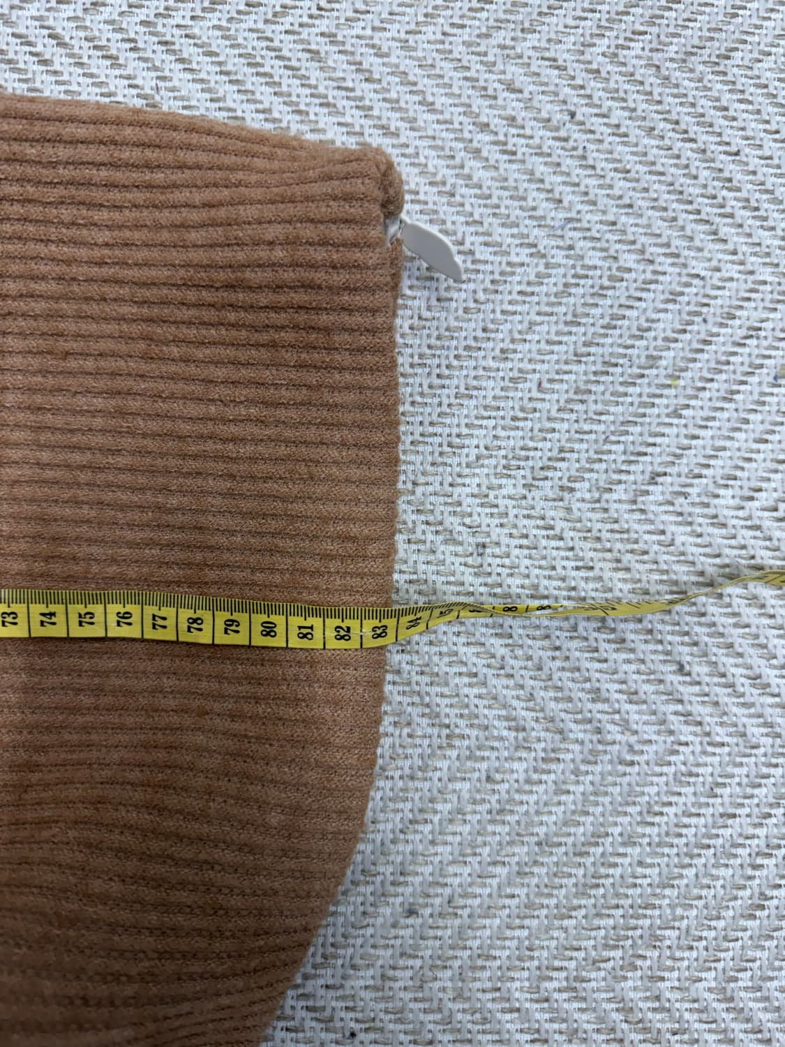 정품) 럭키슈에뜨  배색 사이드지퍼 니트 스커트 38 상품이미지9