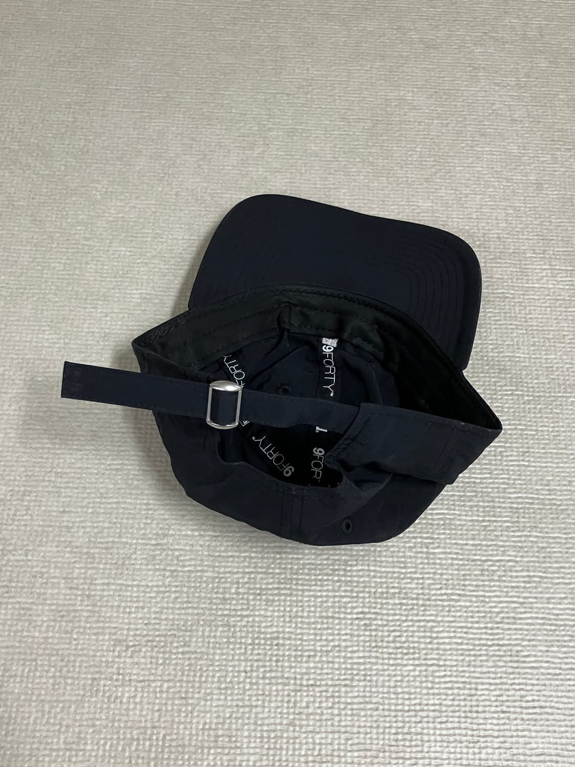 뉴에라 미니 로고 나일론 볼캡 블랙 상품이미지3