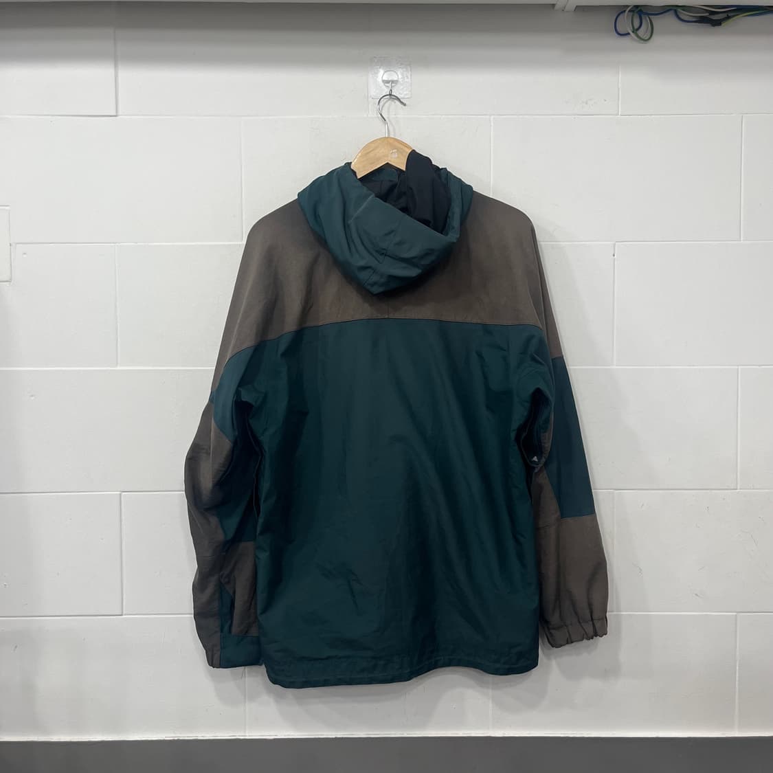 나이키 ACG 바람막이 상품이미지3