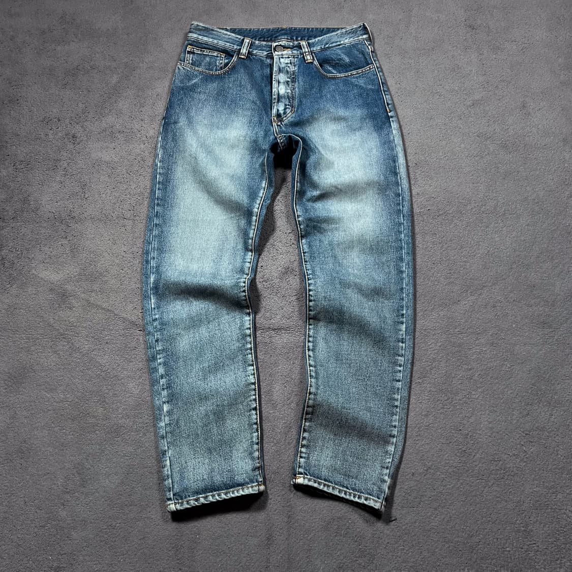 우영미 20FW 테이퍼드 워싱 데님 팬츠 상품이미지3