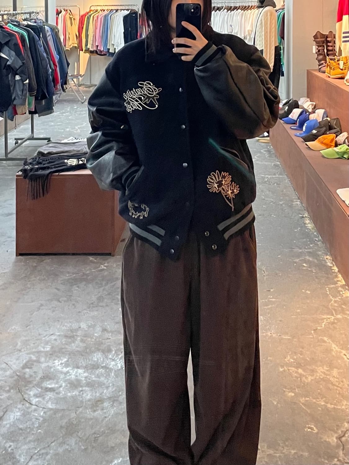 크리처 호텔 블랙 바시티 자켓 H1002 상품이미지2