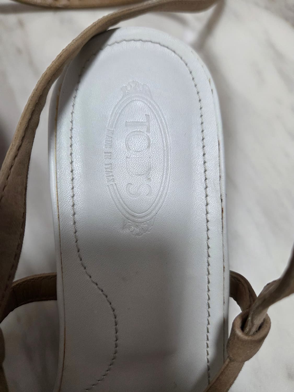 토즈 스웨이드 스트랩 샌들 상품이미지3