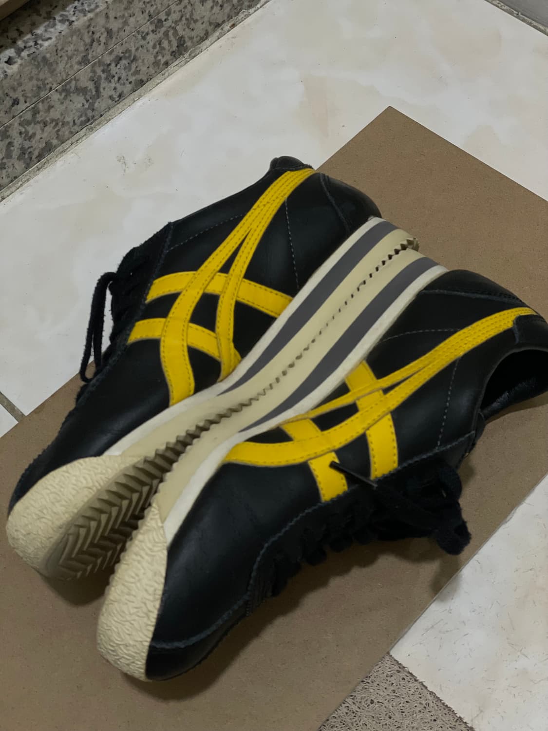 오니츠카 타이거 멕시코 66 블랙/ 옐로우 240 상품이미지2