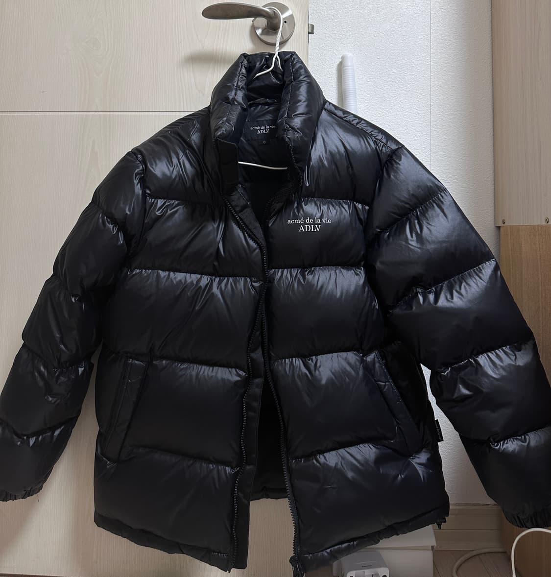 1시착) 아크메드라비 베이직 로고 숏패딩 0사이즈 상품이미지3