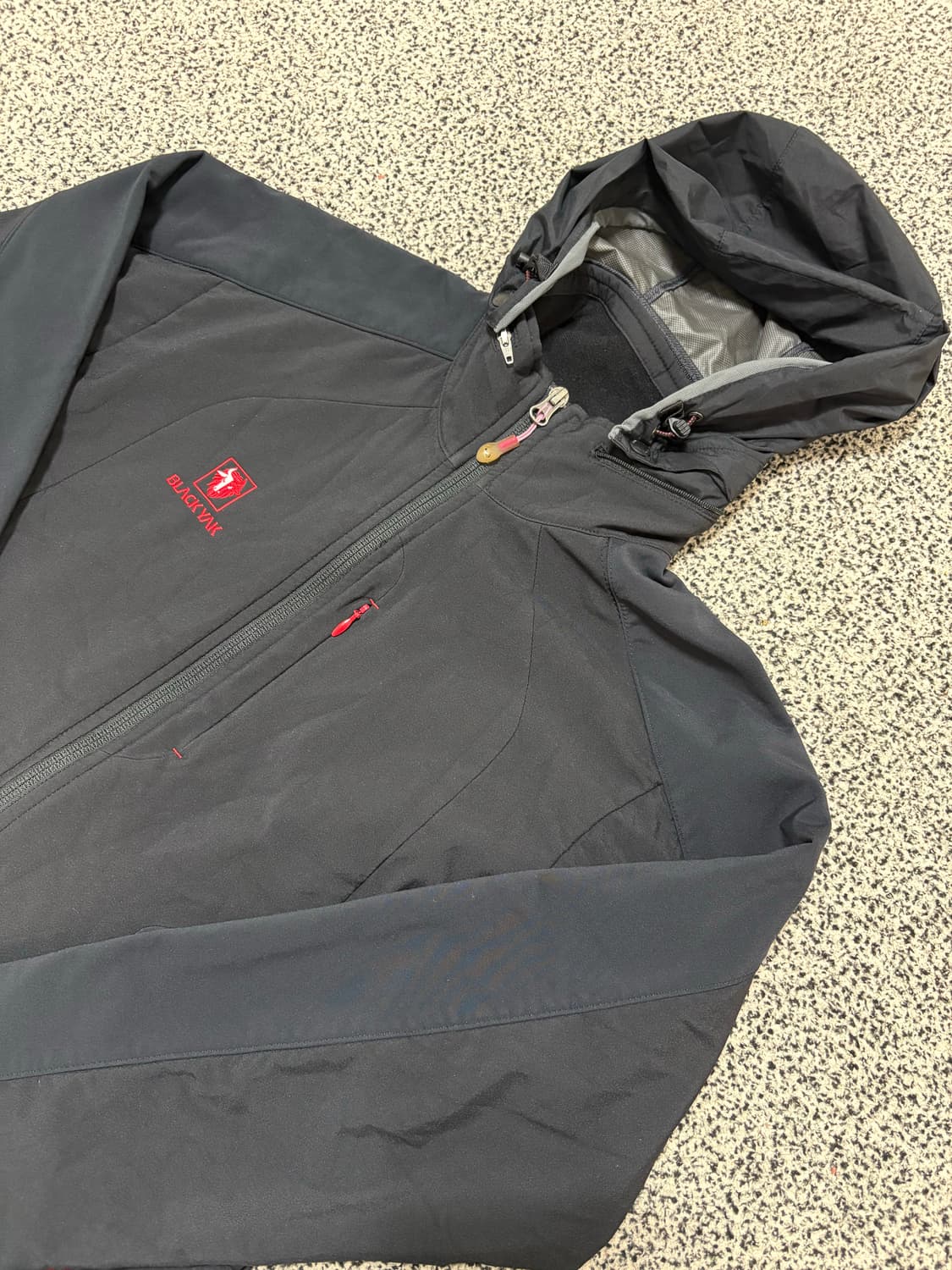 블랙야크 후드 소프트쉘 자켓 상품이미지2