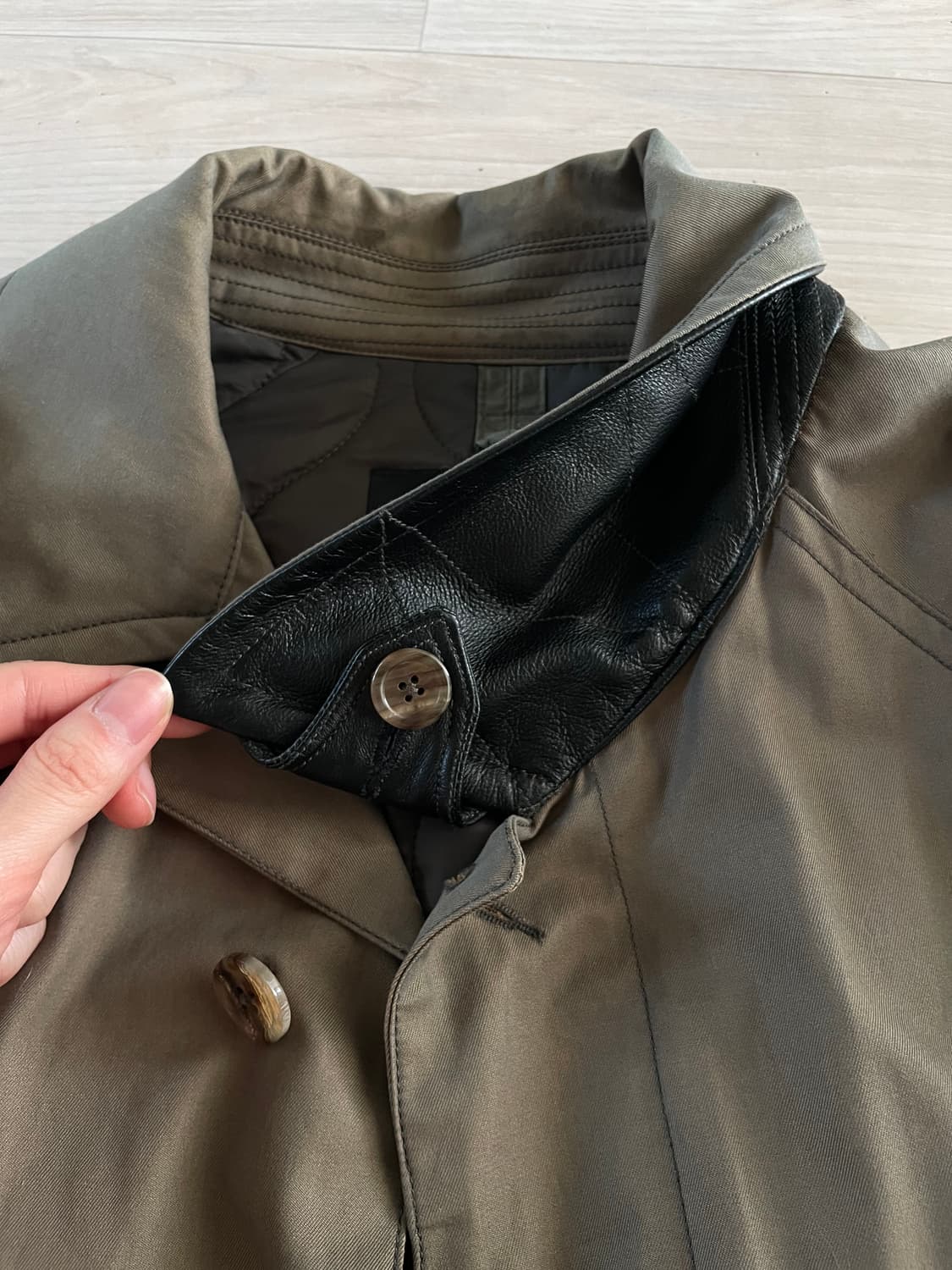 이스트로그 퀼티드 트렌치 코트 상품이미지3