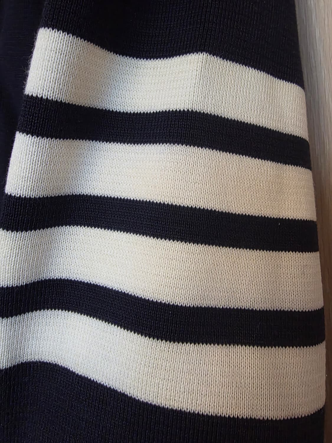 [새상품급/3] 톰브라운 사선완장 밀라노스티치 금장 가디건 3사이즈 상품이미지4