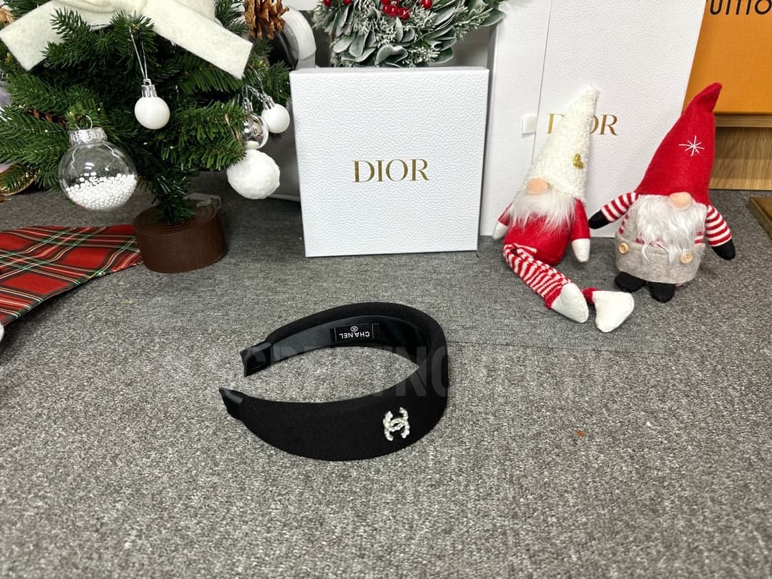 샤넬 진주 큐빅 머리띠 블랙 상품이미지3