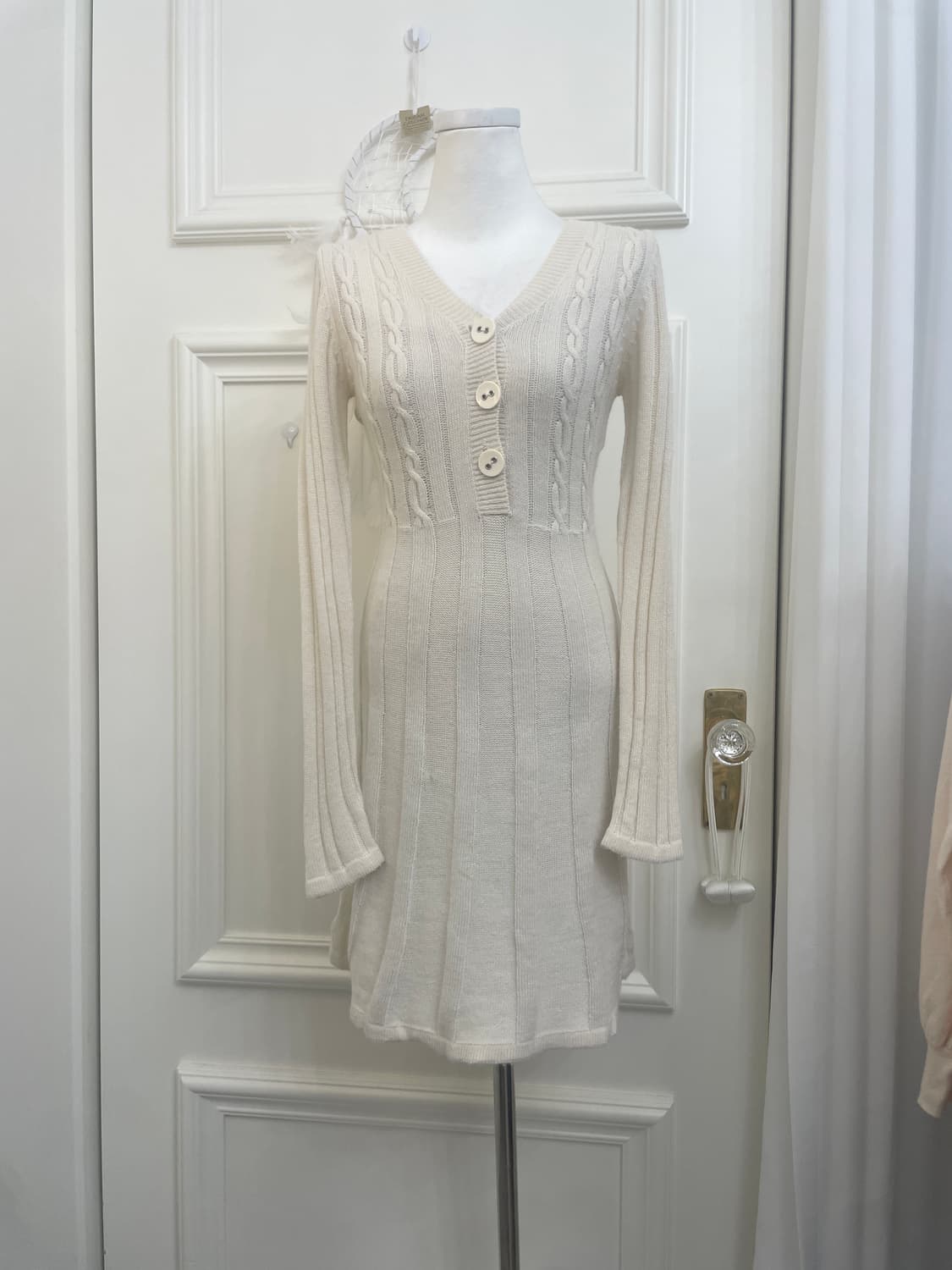 ivory twist point button knit midi opc 상품이미지1