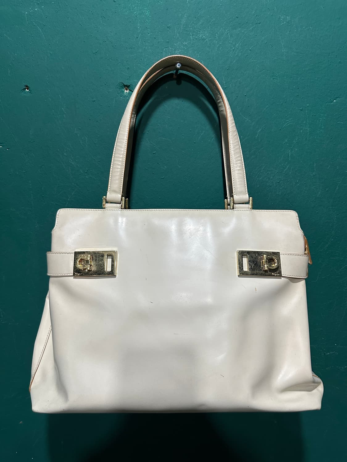 페레가모 토드백 화이트 상품이미지1