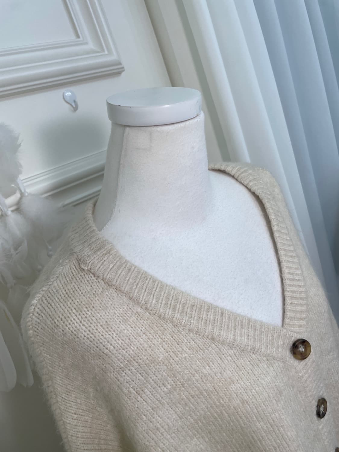 COEN cream beige v-neck soft cardigan 상품이미지7