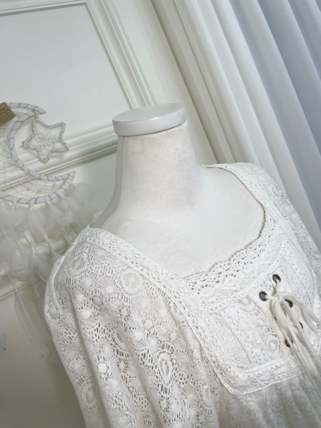 white lace cotton pompom blouse(size-M) 상품이미지8