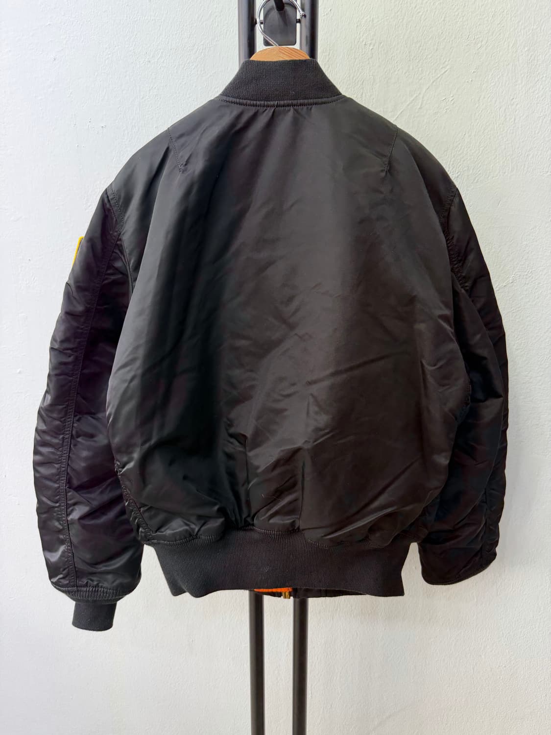 정품) 알파인더스트리 MA-1 블랙 패치 봄버 자켓 S 상품이미지5