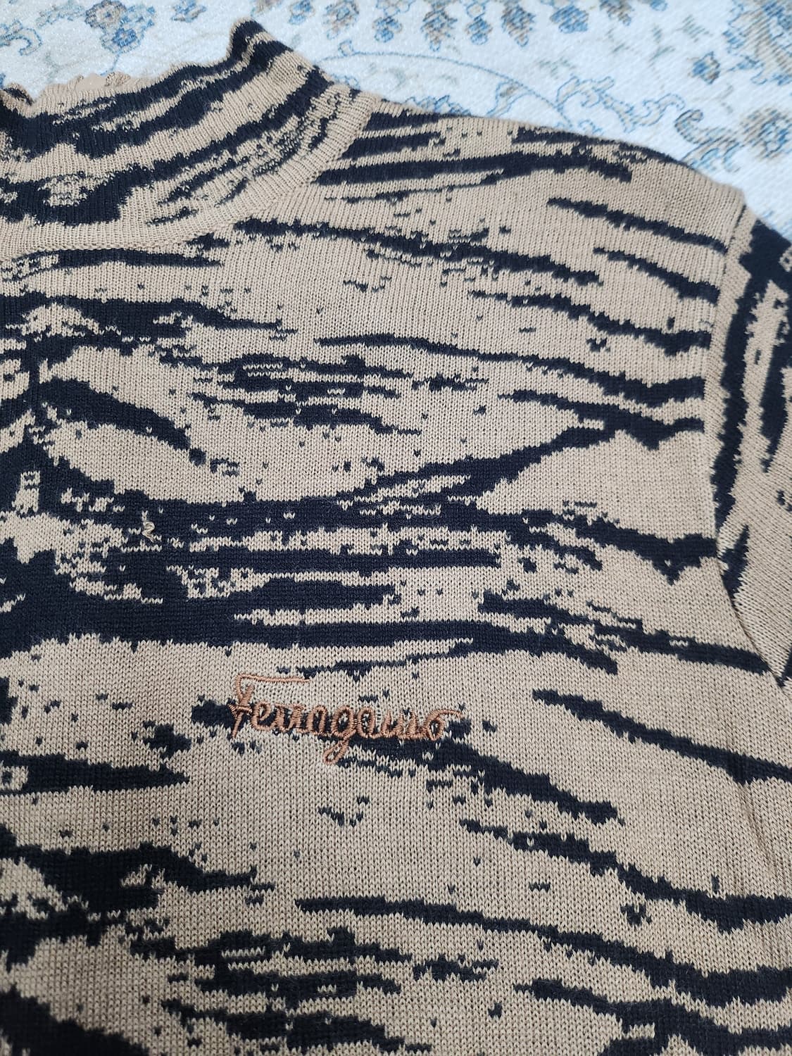 살바토레 페레가모 지브라패턴 모크넥니트 상품이미지7