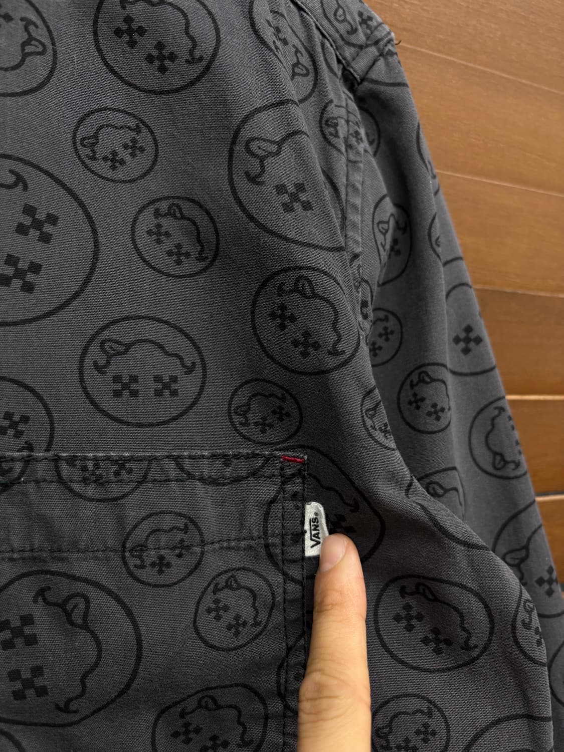 반스 스마일리 페이스 패턴 셔츠 상품이미지4