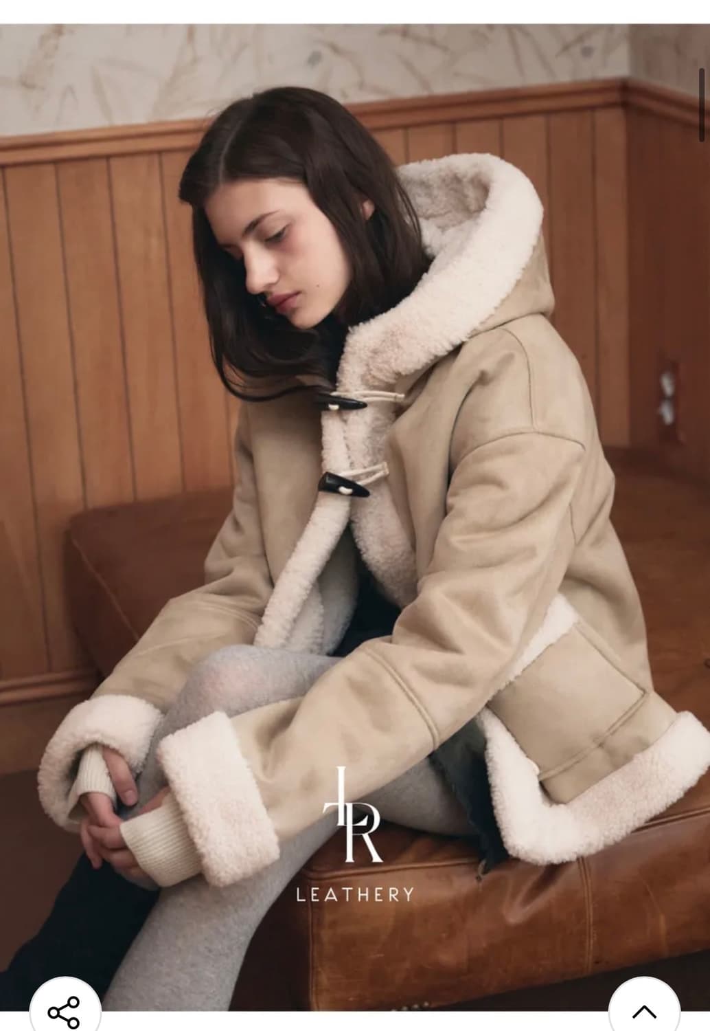 (새상품) 레더리 무스탕 후디 더플 자켓 [BEIGE] 판매 상품이미지2