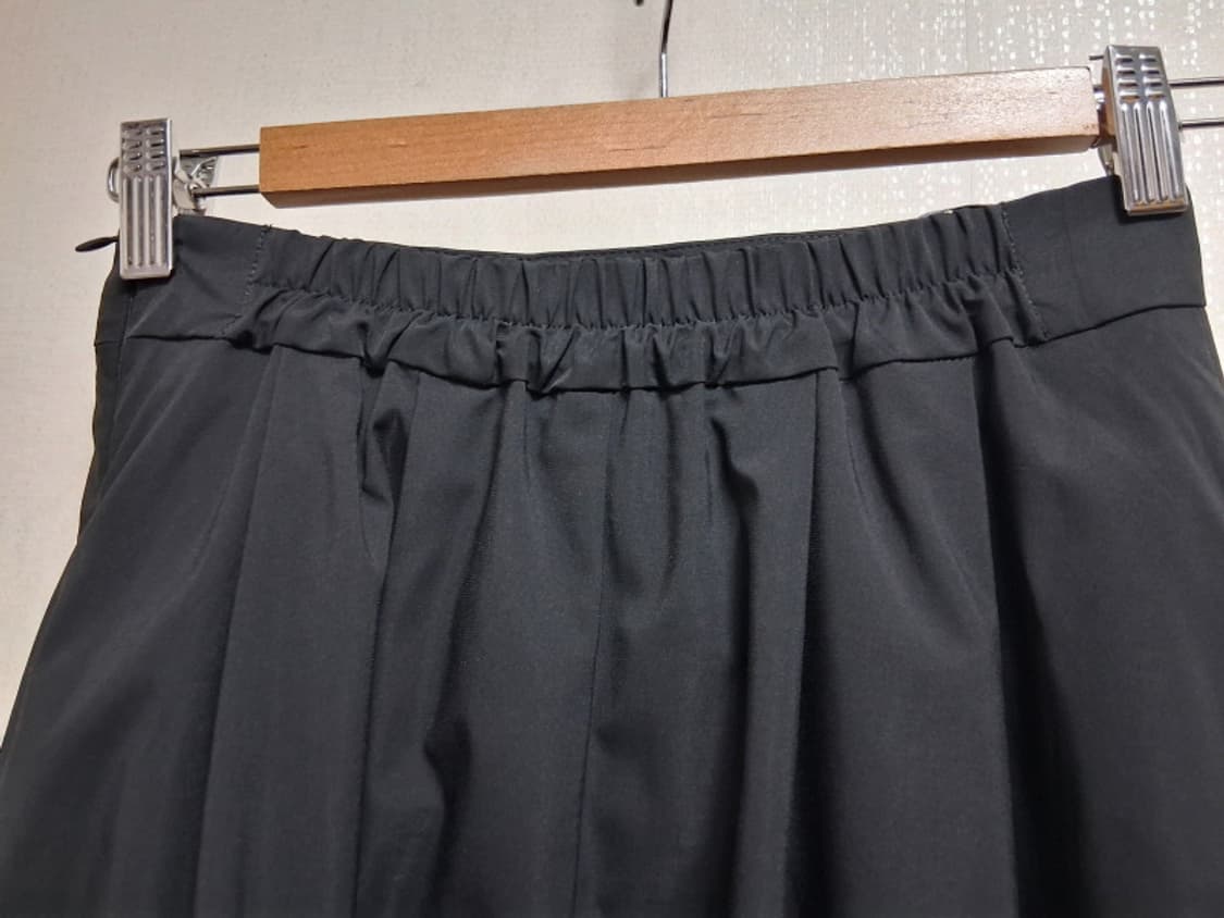 일본빈티지수입 검정 바람막이 검정 플레어롱스커트 미착용새거컨디션 2527 상품이미지5