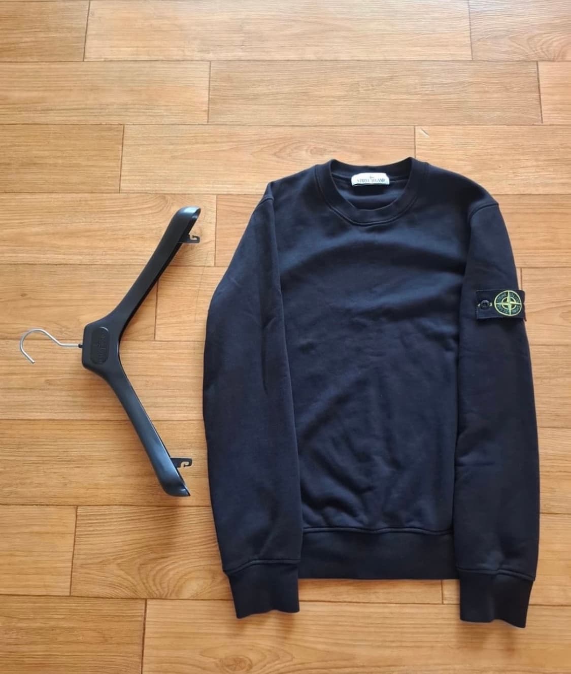 스톤 아일랜드 맨투맨 S 팝니다 상품이미지1