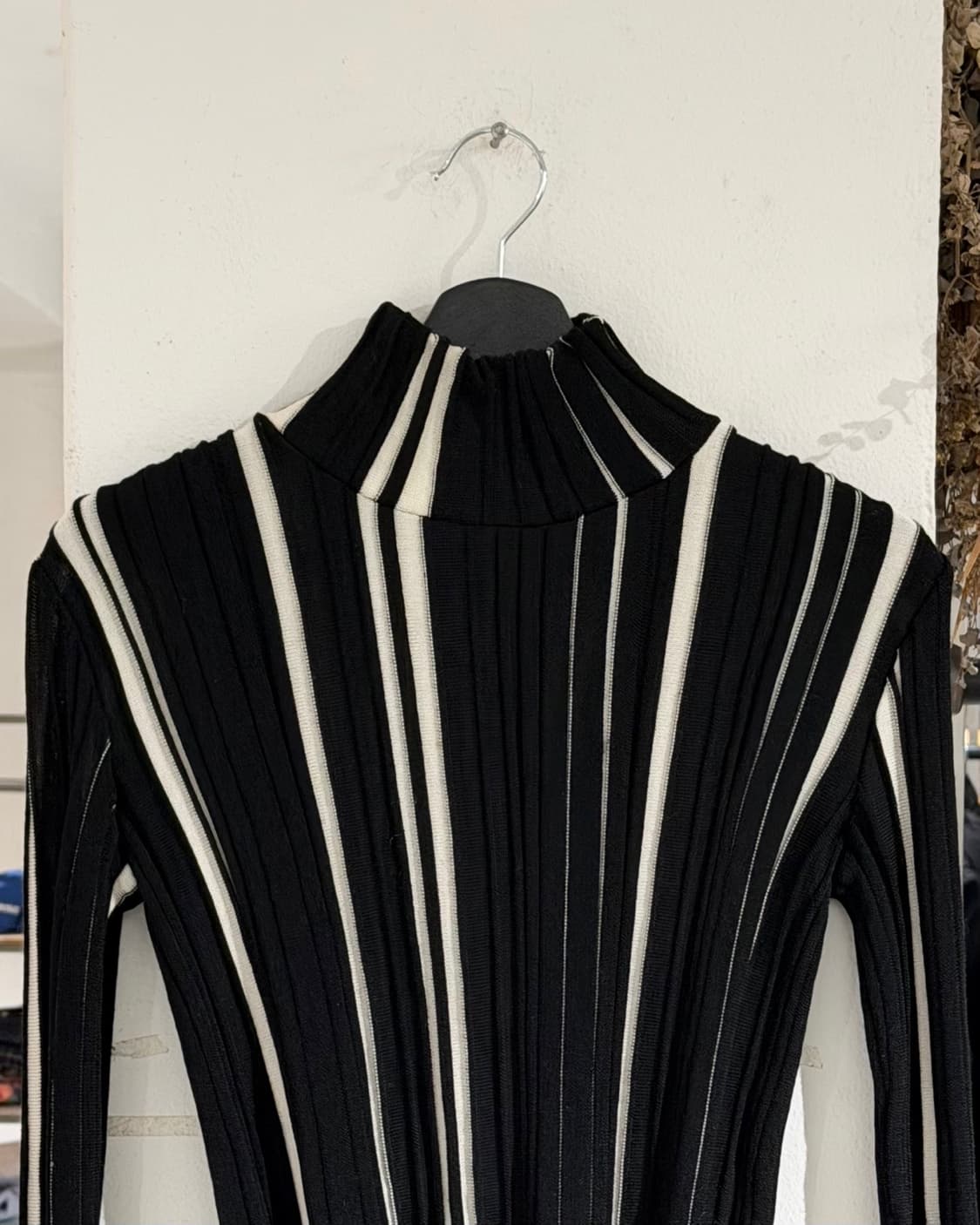 아키라나카 블랙 울 플리츠 롱슬리브 니트 상품이미지4