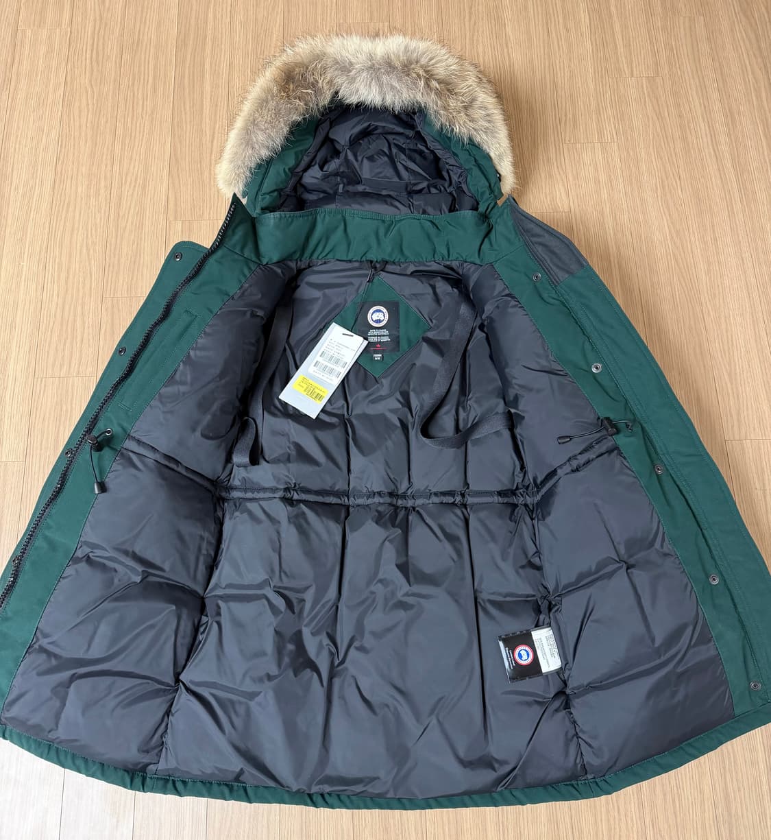 캐나다구스 트릴리움 진녹색 퓨전 M사이즈 판매합니다. 상품이미지2