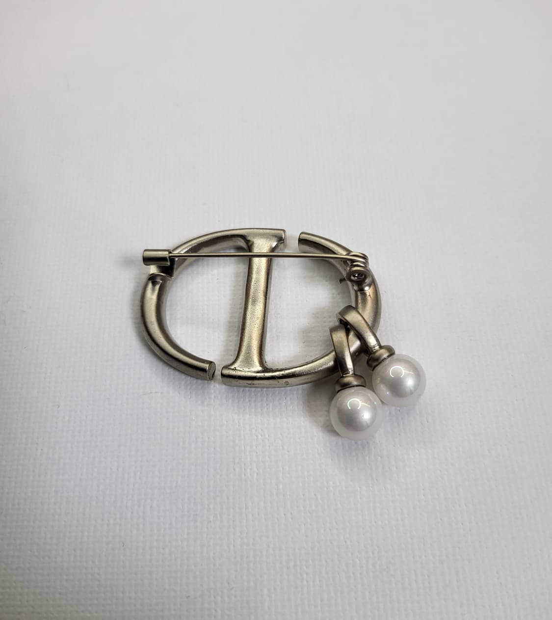 디올 업사이클링 드롭진주 브로치 무광 상품이미지3