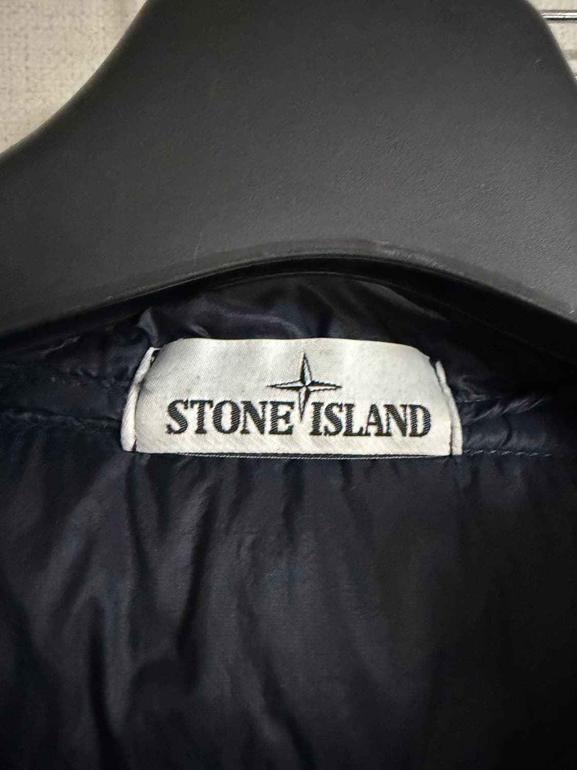 스톤아일랜드 가먼트 다이드 마이크로얀 다운 경량패딩 네이비 M사이즈 상품이미지4