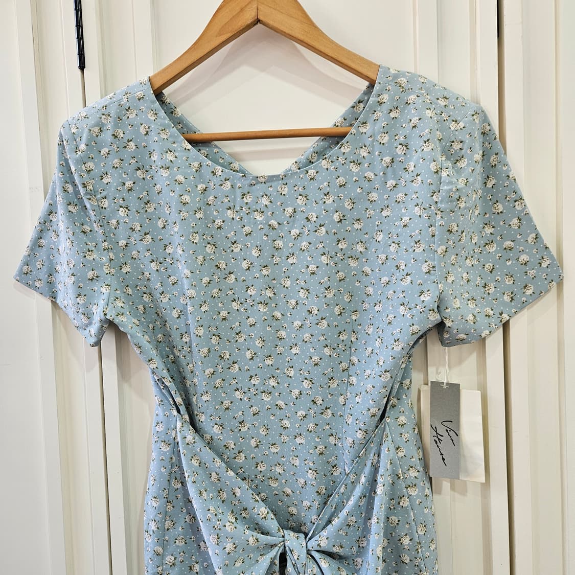 파스텔블루 플라워 랩무드 원피스 상품이미지3