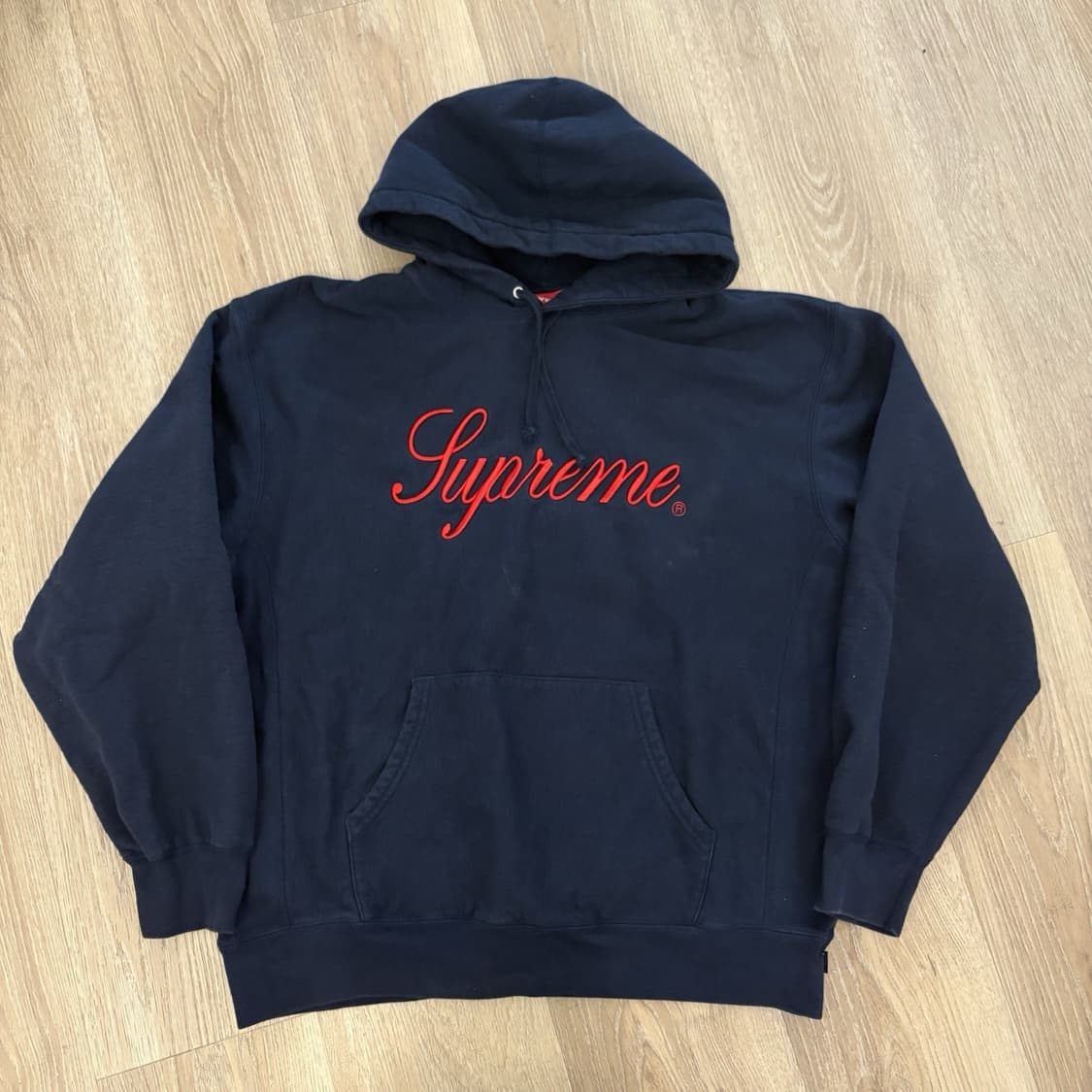 24FW 슈프림 자수 스크립트 후드티 상품이미지1