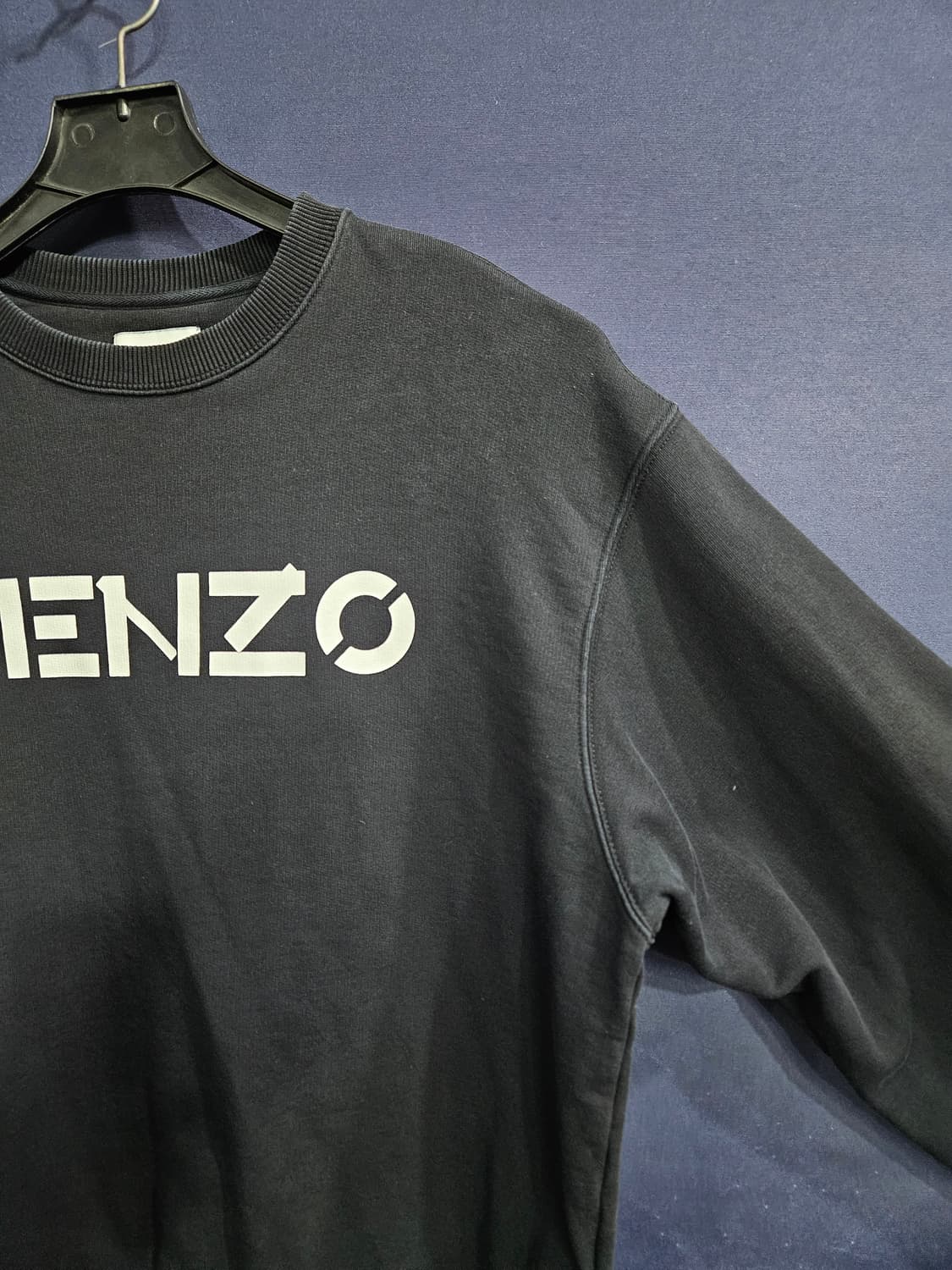 겐조 프린팅 블랙 남성 오버핏 105 맨투맨  상품이미지4