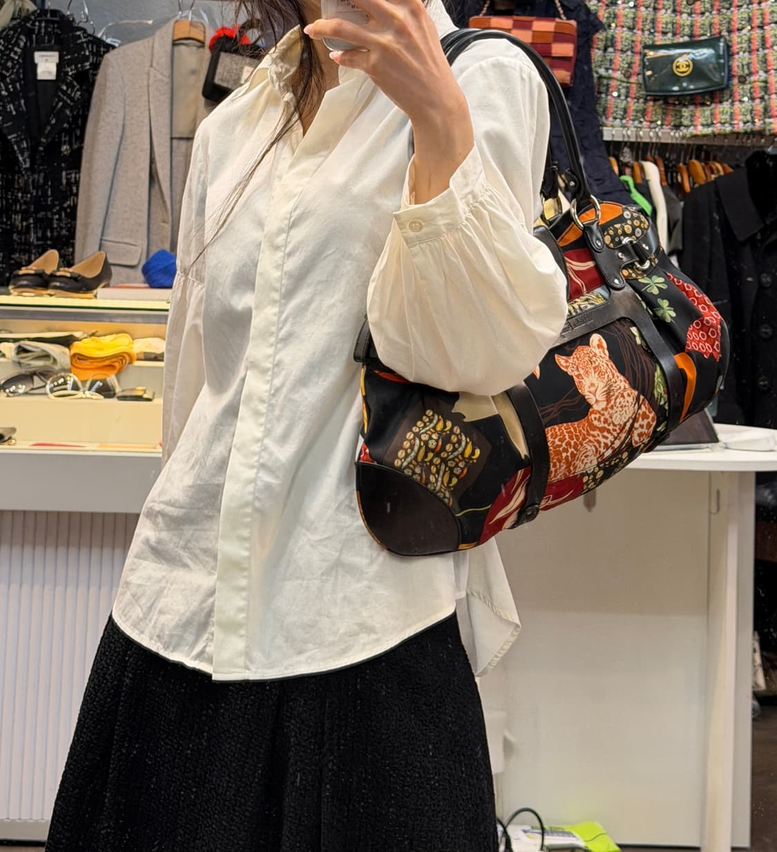 페라가모 간치니 애니멀 프린트 숄더백 상품이미지3