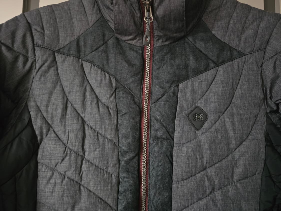 코오롱스포츠  여자 덕다운 경량패딩.
싸이즈 95.
 상품이미지3