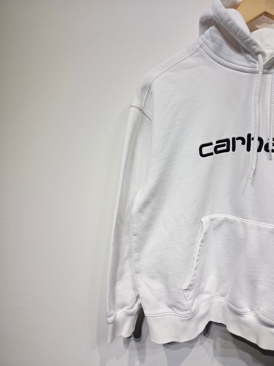 칼하트WIP 화이트 로고 후드티셔츠_S 상품이미지3