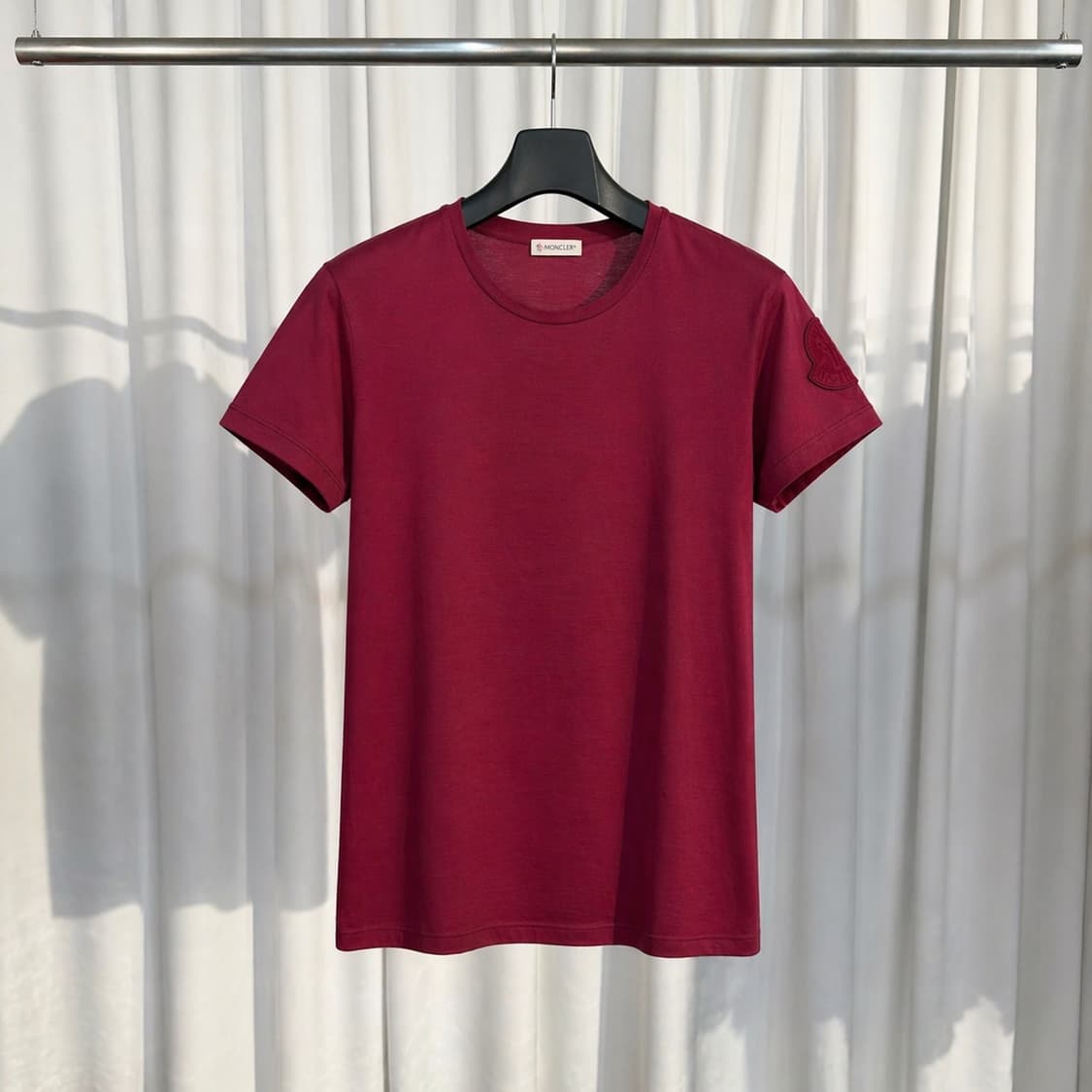 (S) 몽클레어 벨벳 와펜 반팔 티셔츠 상품이미지1