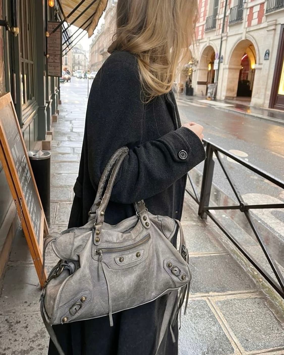 발렌시아가 시티 모터백 그레이  상품이미지2