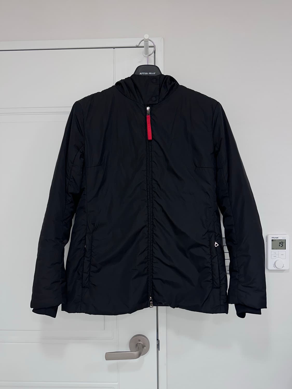 프라다 스포츠 후드 패딩 자켓 포코노 상품이미지1