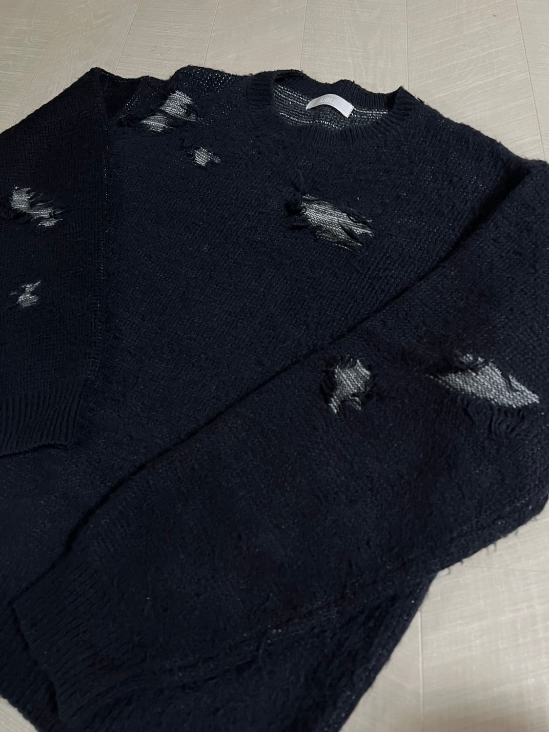 50) 아이엘 데미지 니트 네이비 상품이미지1