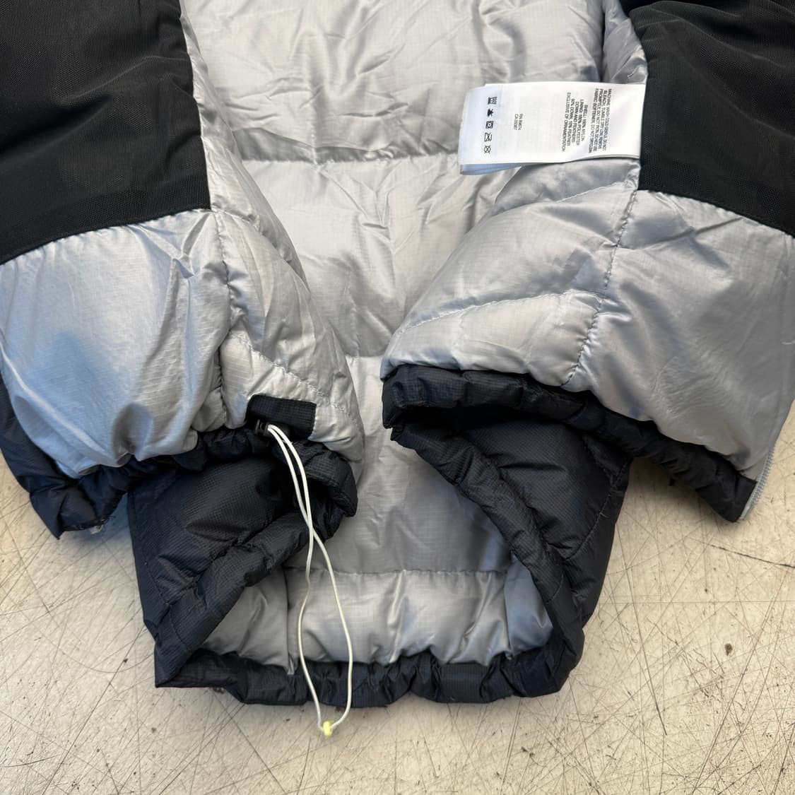 마운틴하드웨어 고프코어 푸퍼 패딩 M 상품이미지9