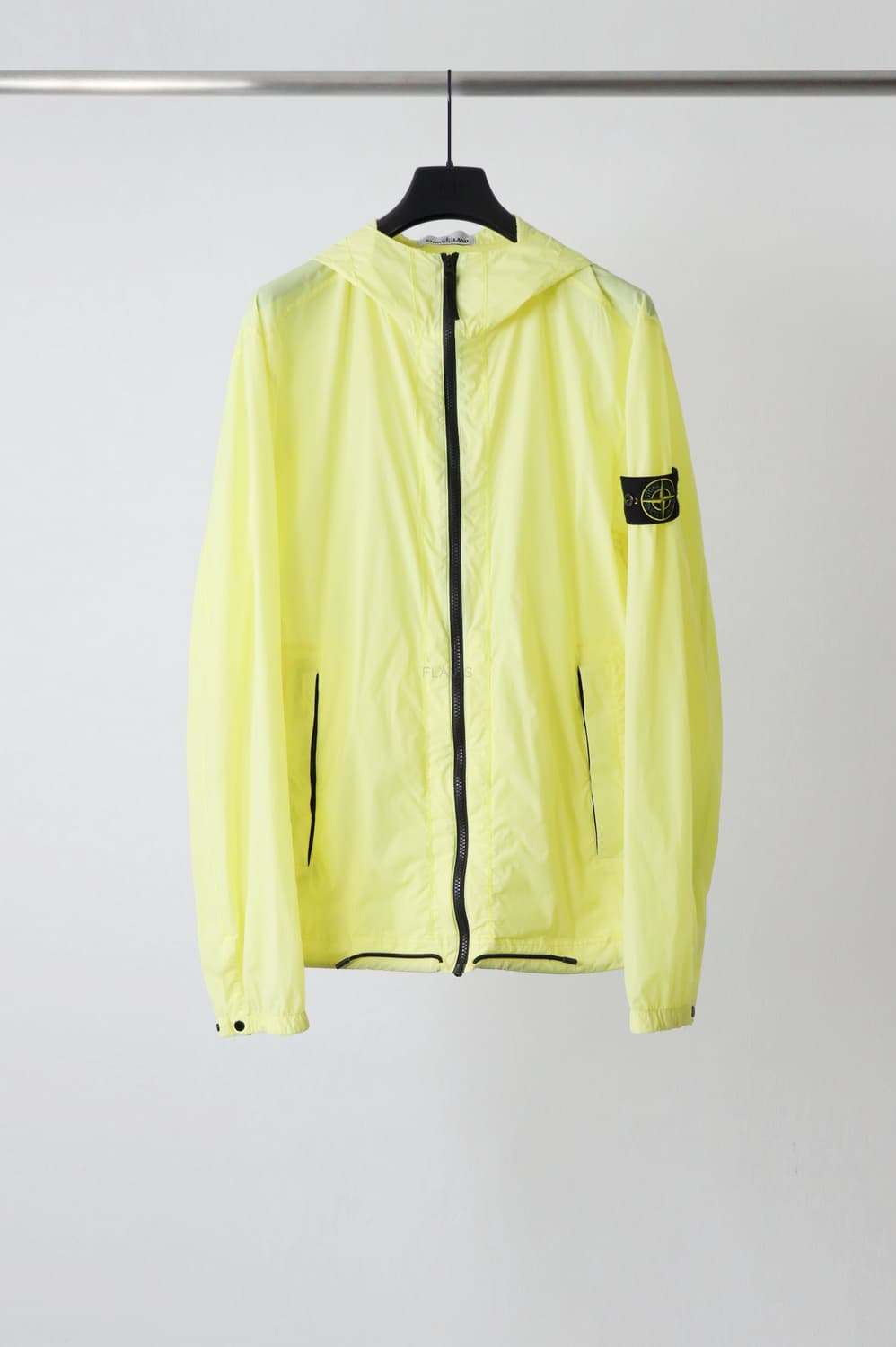스톤아일랜드 스킨터치 나일론 후드 바람막이 라임 XL팝니다. 상품이미지1