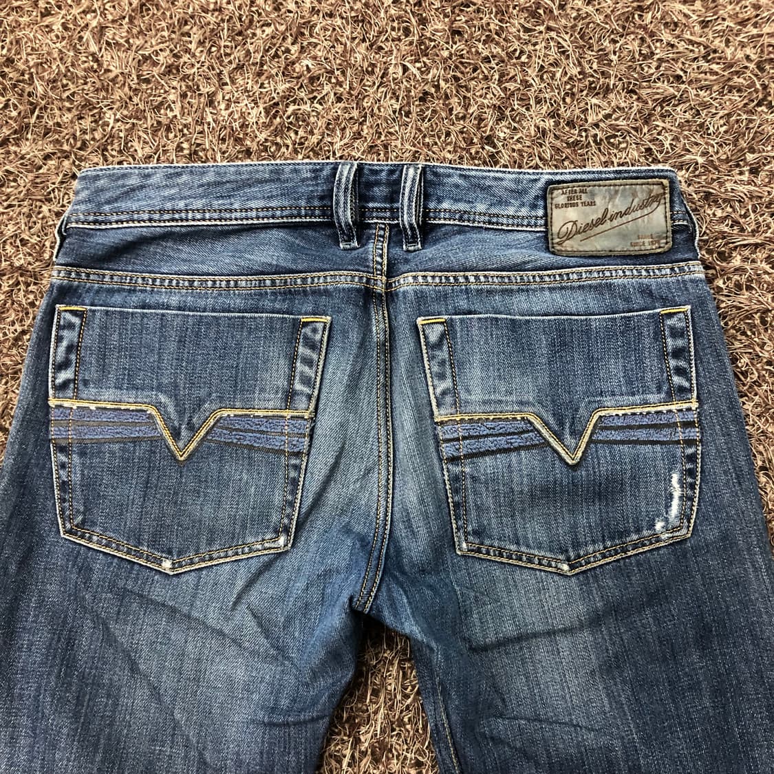 디젤 ZATINY 워싱 디스 부츠컷 데님 팬츠 상품이미지6