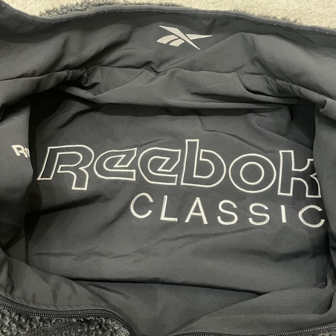 커버낫X리복 그레이 후리스 양면자켓 상품이미지3