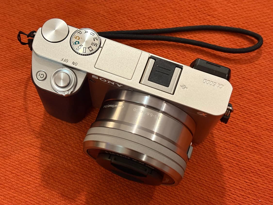 소니 A6000 알파6000 미러리스 카메라 실버 (9125컷) 상품이미지3