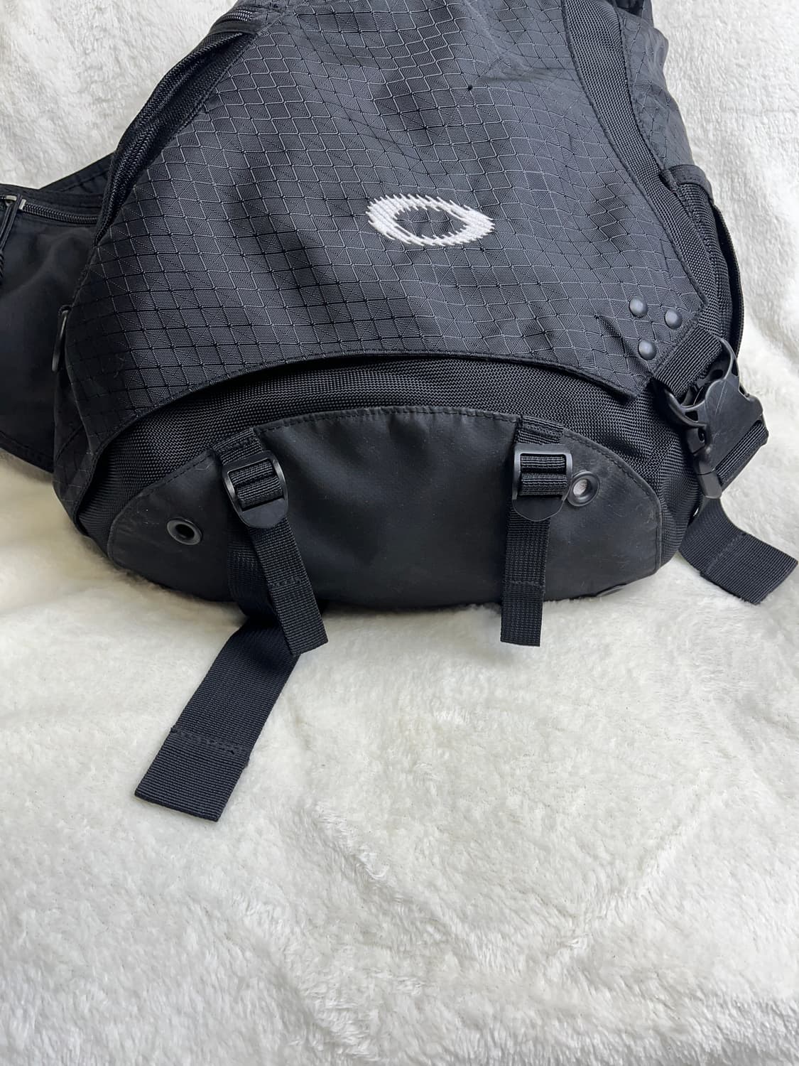 오클리 빈티지 테크니컬 슬링백 상품이미지3