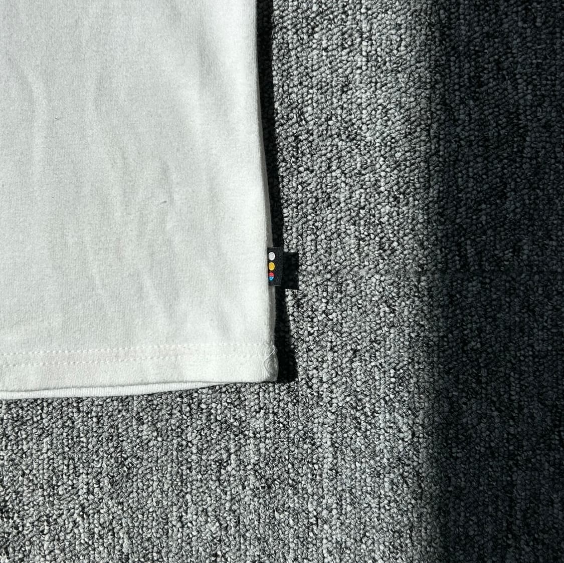 아이앱스튜디오 화이트 반팔티  상품이미지5