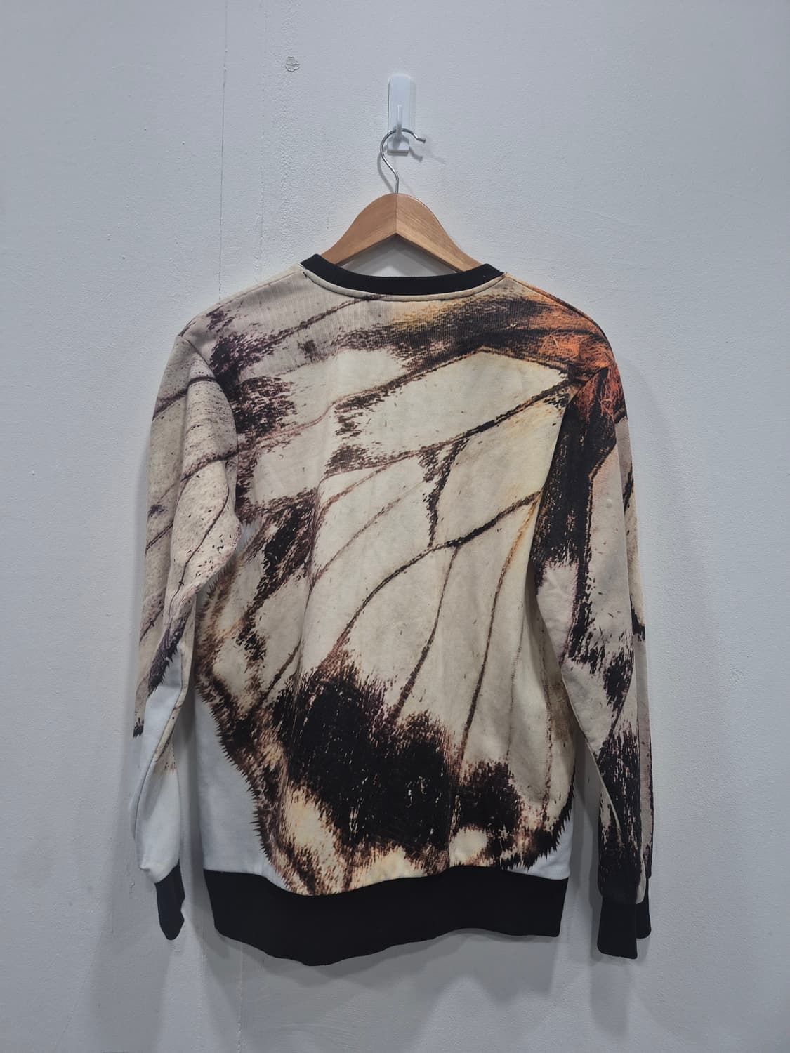 지방시  버터플라이 윙 프린트 코튼 테리 맨투맨 남녀공욜 100사이즈 상품이미지3