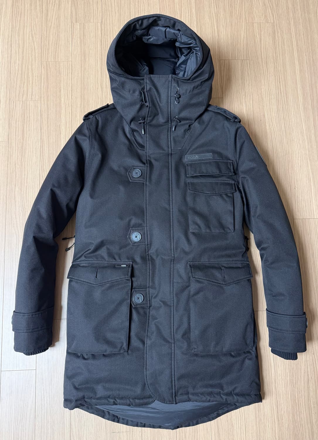 노비스 쉘비 블랙 XS 사이즈 판매합니다. 상품이미지2