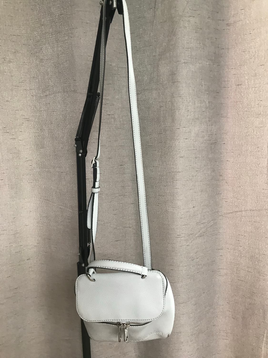 캘빈클라인 라이트 그레이 크로스백 상품이미지6