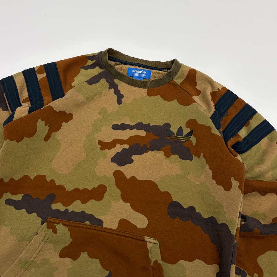 아디다스 카모 맨투맨  상품이미지2