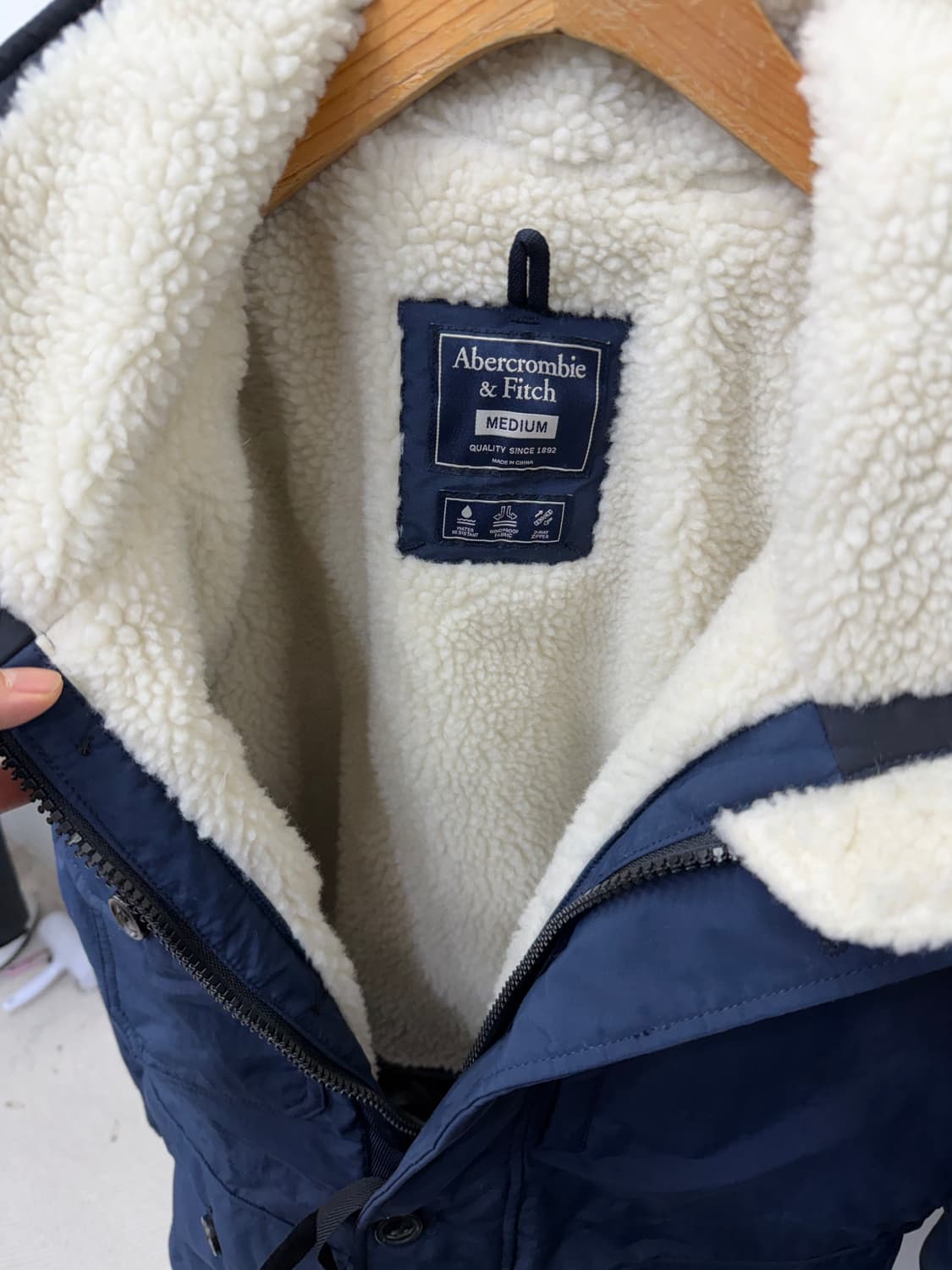 정품) 아베크롬비 남성 패딩 M 상품이미지5
