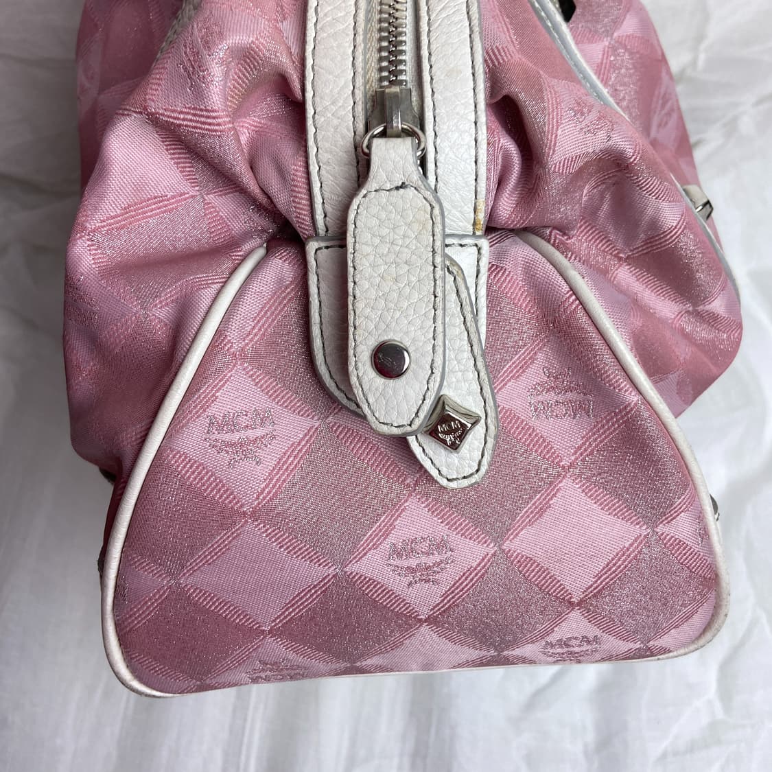 MCM 핑크자카드 화이트 숄더백 상품이미지4