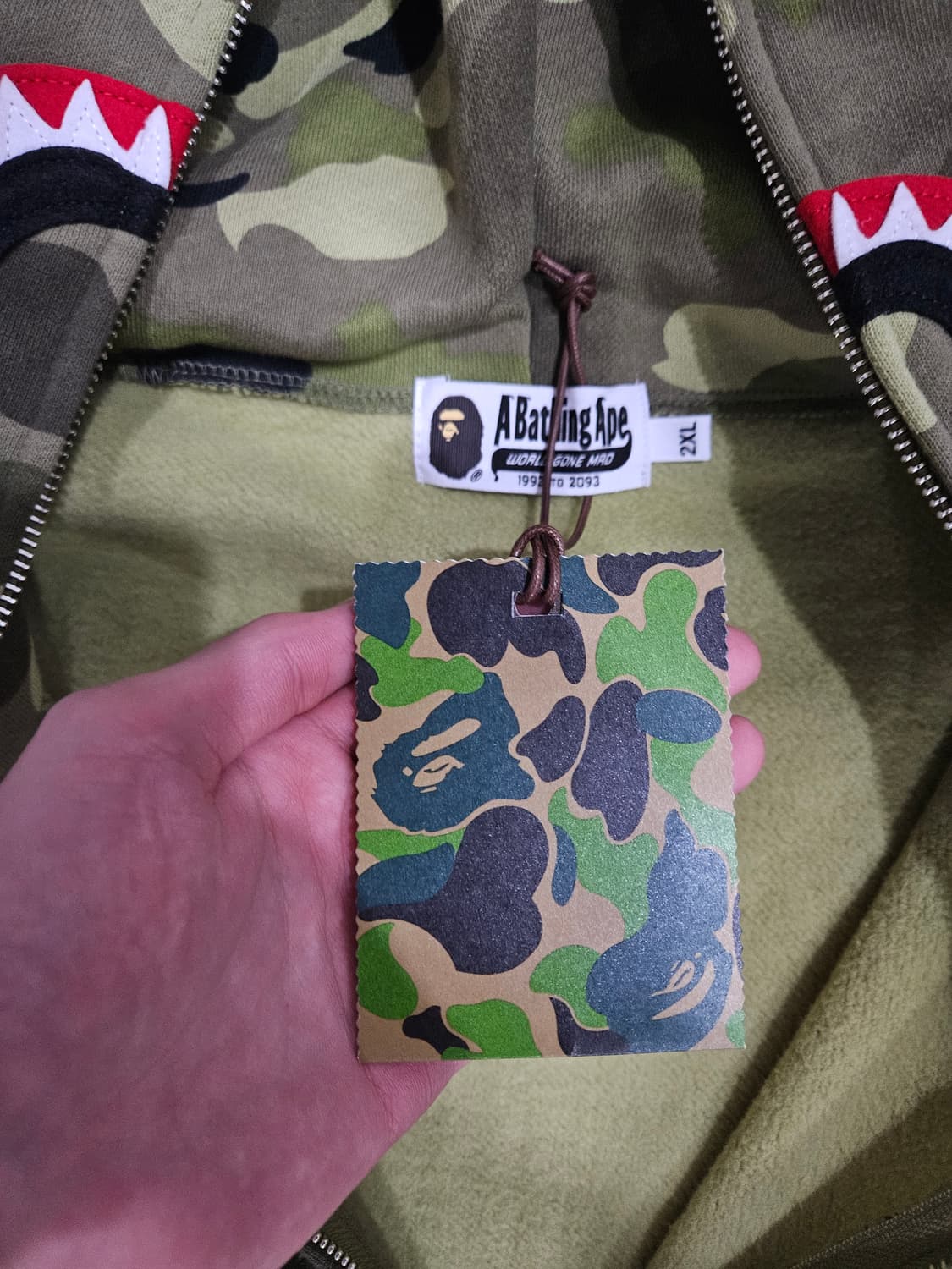 (새상품) 베이프 샤크 후드집업 판매합니다! 상품이미지3